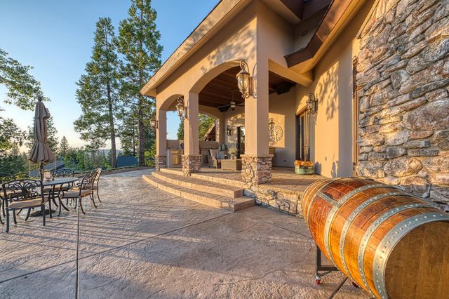 42555 Bretz Point Lane, Shaver Lake, CA 93664