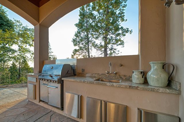 42555 Bretz Point Lane, Shaver Lake, CA 93664