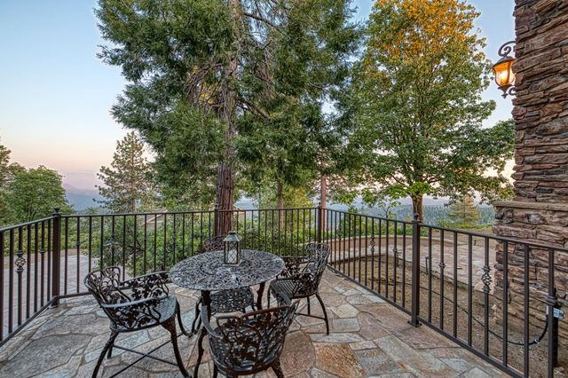 42555 Bretz Point Lane, Shaver Lake, CA 93664