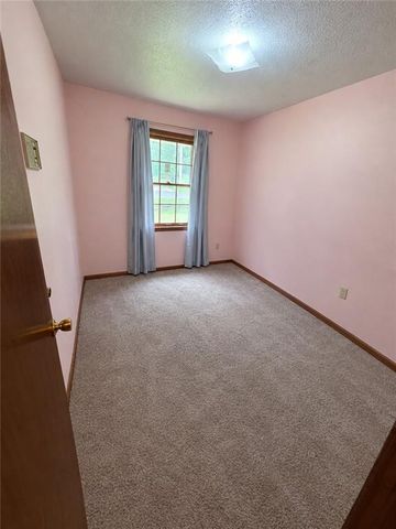 5836 E 99TH Street, Kansas City, MO 64134