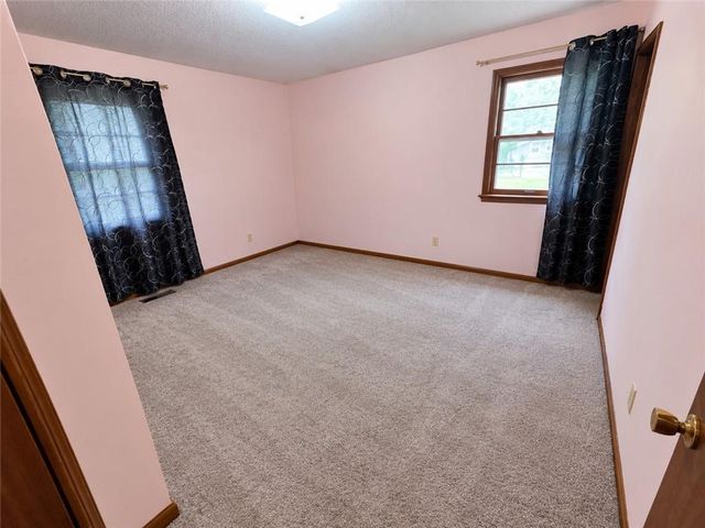 5836 E 99TH Street, Kansas City, MO 64134