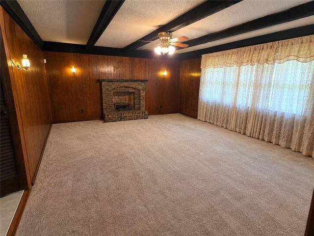5836 E 99TH Street, Kansas City, MO 64134
