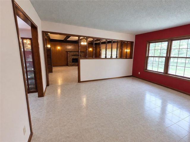 5836 E 99TH Street, Kansas City, MO 64134