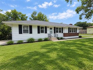 5836 E 99TH Street, Kansas City, MO 64134