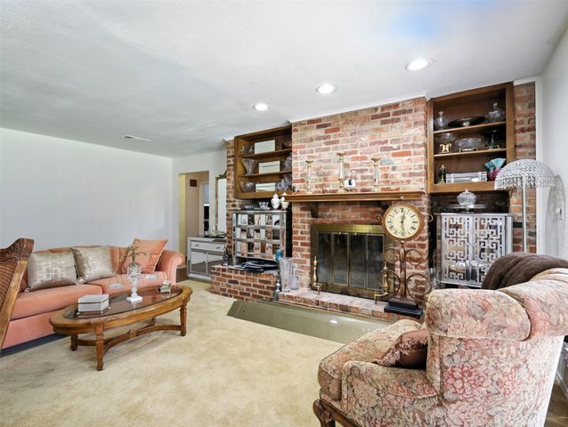 1920 E Tudor Street, Paris, TX 75460