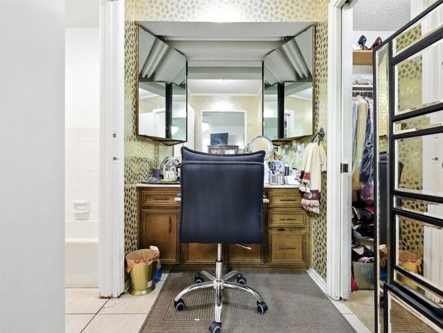 1920 E Tudor Street, Paris, TX 75460