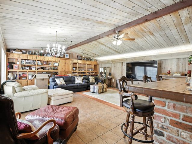 1920 E Tudor Street, Paris, TX 75460