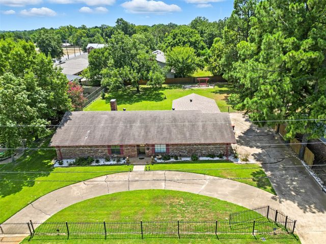 1920 E Tudor Street, Paris, TX 75460