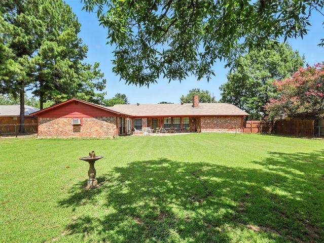 1920 E Tudor Street, Paris, TX 75460