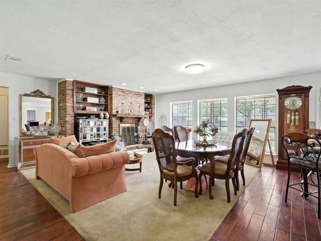 1920 E Tudor Street, Paris, TX 75460