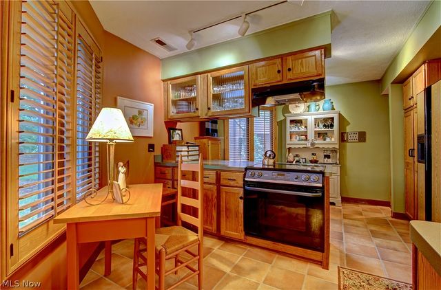 30105 Center Ridge Road G, Westlake, OH 44145