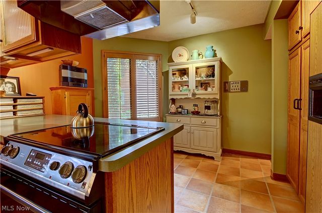 30105 Center Ridge Road G, Westlake, OH 44145