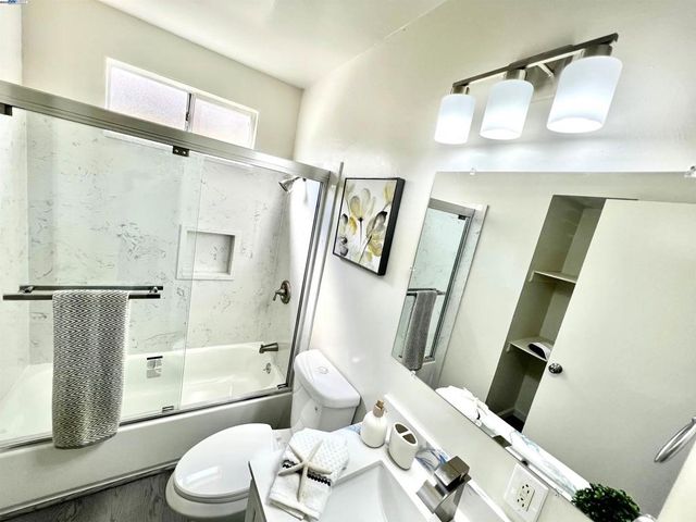 25696 Lander Ave, Hayward, CA 94544