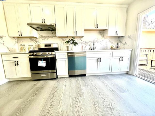 25696 Lander Ave, Hayward, CA 94544