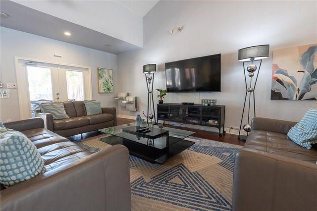 123 SEAHORSE DRIVE SE D, St Petersburg, FL 33705