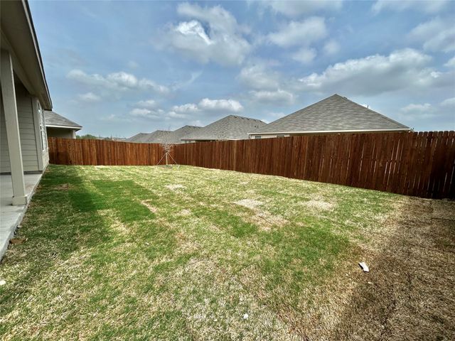 326 Sedalia Trail, Justin, TX 76247