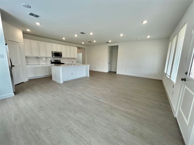 326 Sedalia Trail, Justin, TX 76247