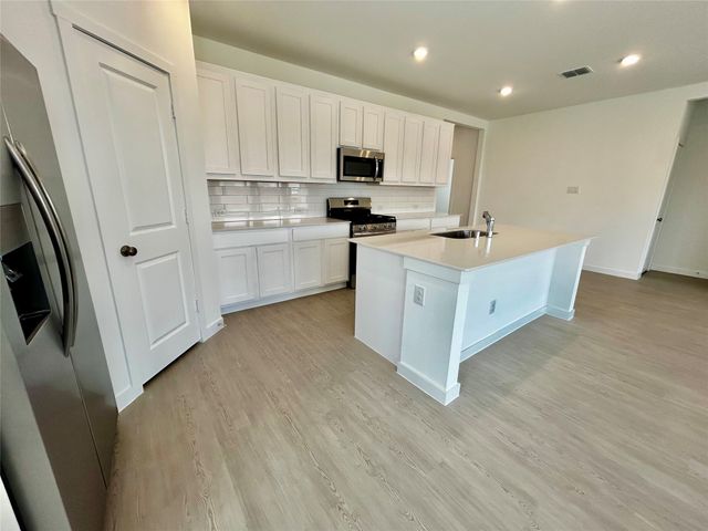 326 Sedalia Trail, Justin, TX 76247