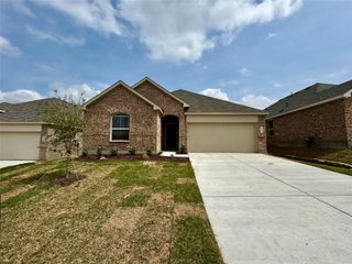 326 Sedalia Trail, Justin, TX 76247