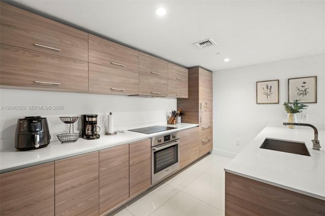 1300 S Miami Avenue 2110, Miami, FL 33130