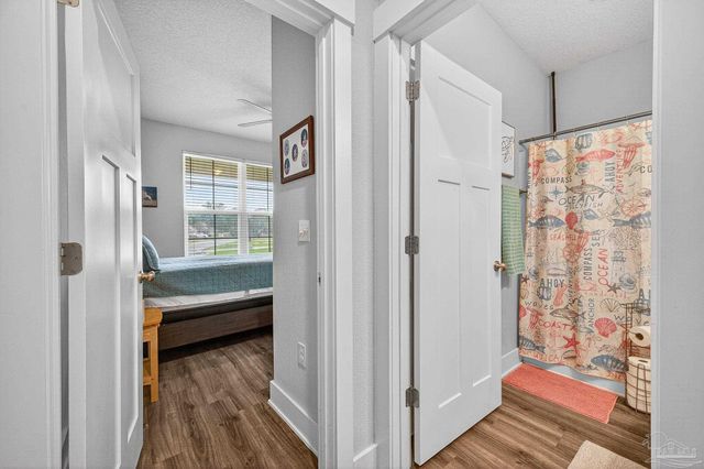 6608 Covington Cir, Pensacola, FL 32526