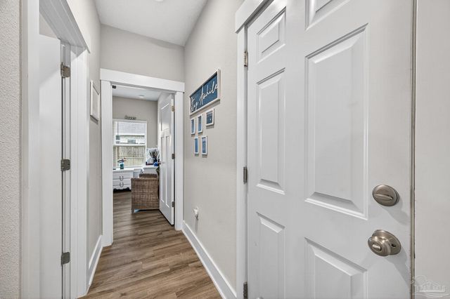 6608 Covington Cir, Pensacola, FL 32526