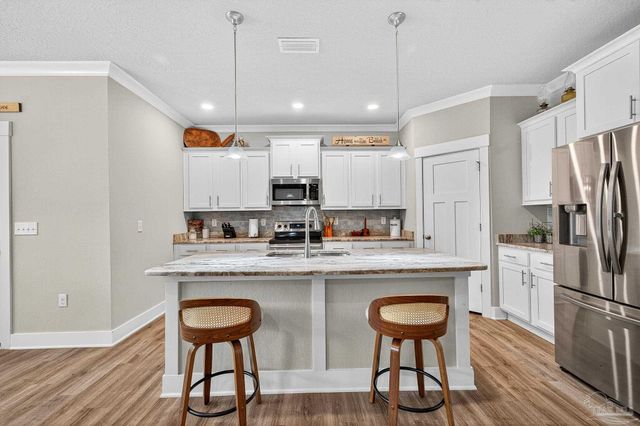 6608 Covington Cir, Pensacola, FL 32526