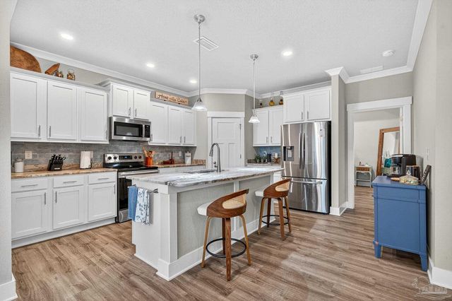 6608 Covington Cir, Pensacola, FL 32526