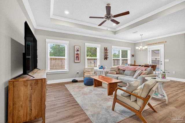 6608 Covington Cir, Pensacola, FL 32526