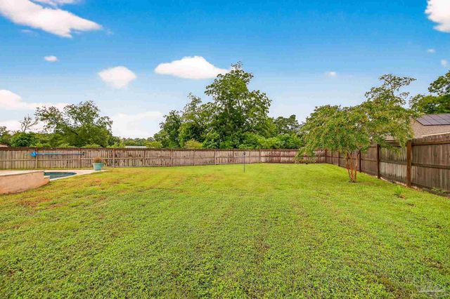 6608 Covington Cir, Pensacola, FL 32526