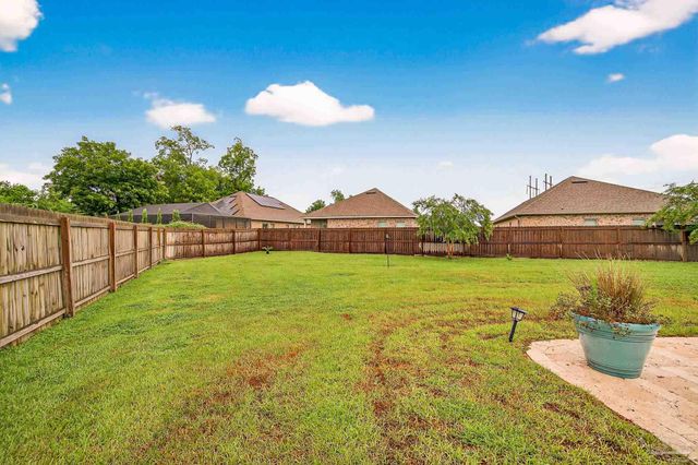 6608 Covington Cir, Pensacola, FL 32526