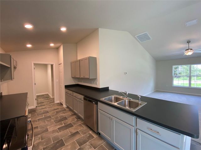 8180 N WAKEFIELD DRIVE, Citrus Springs, FL 34434