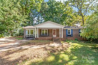 441 Holly Circle, Mount Holly, NC 28120