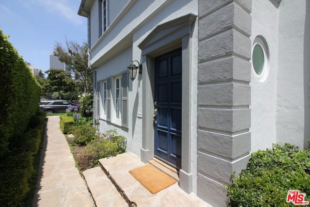 442 S ROXBURY Drive A, Beverly Hills, CA 90212