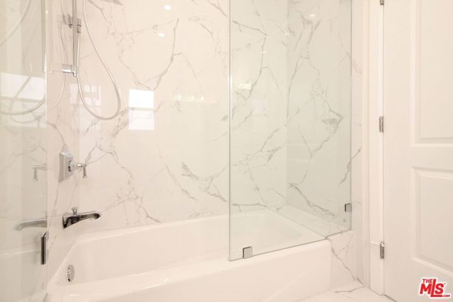 442 S ROXBURY Drive A, Beverly Hills, CA 90212