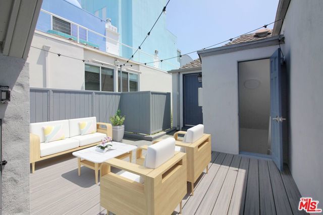 442 S ROXBURY Drive A, Beverly Hills, CA 90212