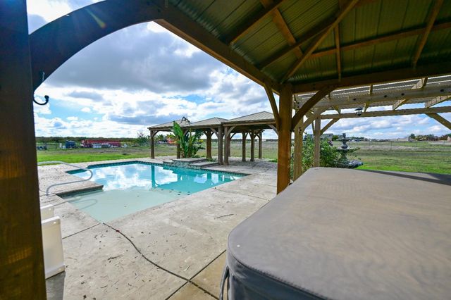 21088 Forest Glen Road, Madera, CA 93638