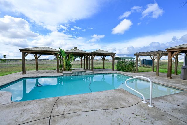 21088 Forest Glen Road, Madera, CA 93638