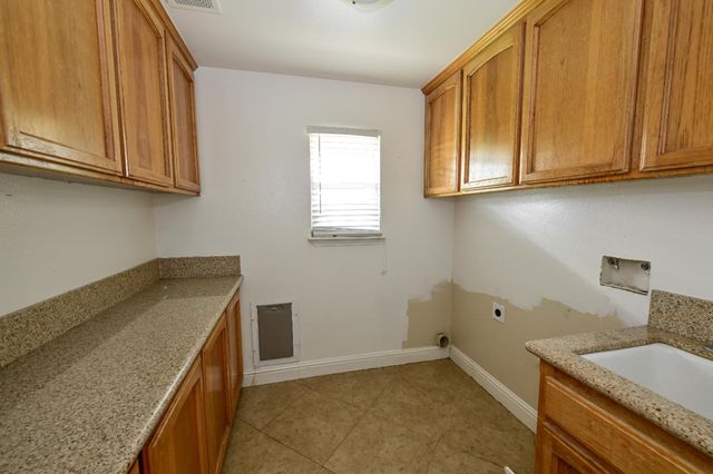 21088 Forest Glen Road, Madera, CA 93638