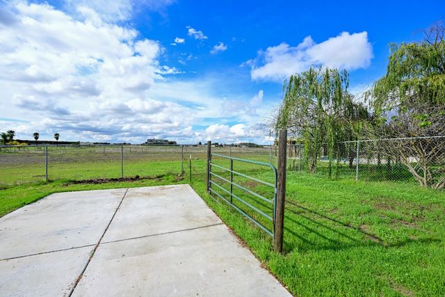 21088 Forest Glen Road, Madera, CA 93638