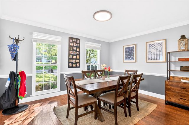 817 Lexington Dr, Hopewell Twp, PA 15001