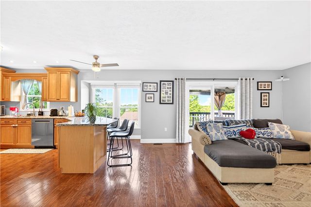 817 Lexington Dr, Hopewell Twp, PA 15001