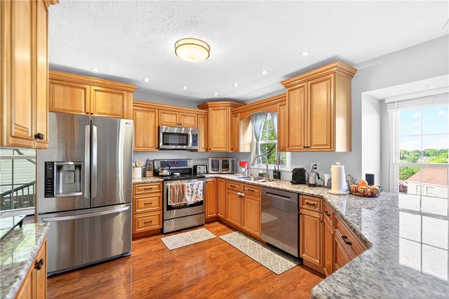 817 Lexington Dr, Hopewell Twp, PA 15001