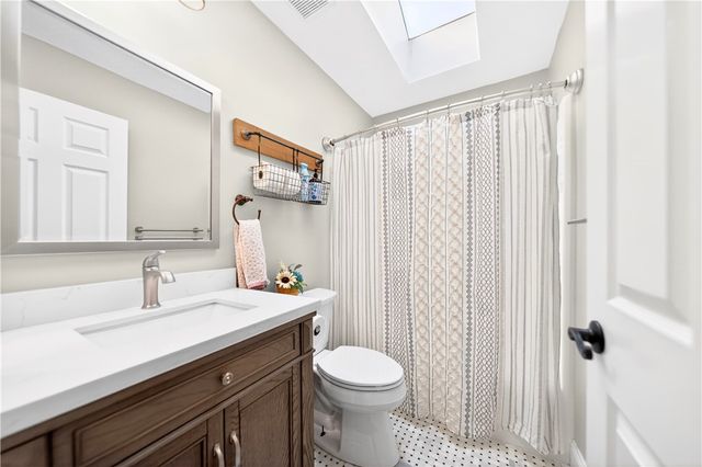 817 Lexington Dr, Hopewell Twp, PA 15001