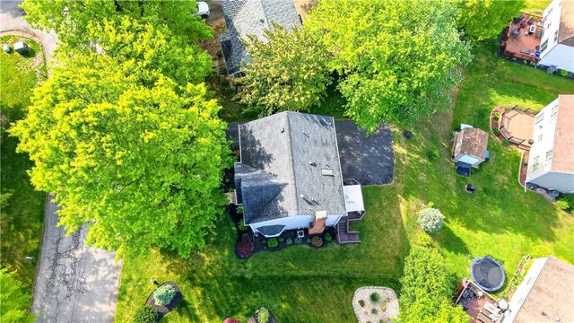 817 Lexington Dr, Hopewell Twp, PA 15001