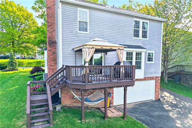 817 Lexington Dr, Hopewell Twp, PA 15001