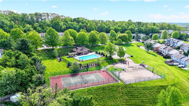 817 Lexington Dr, Hopewell Twp, PA 15001