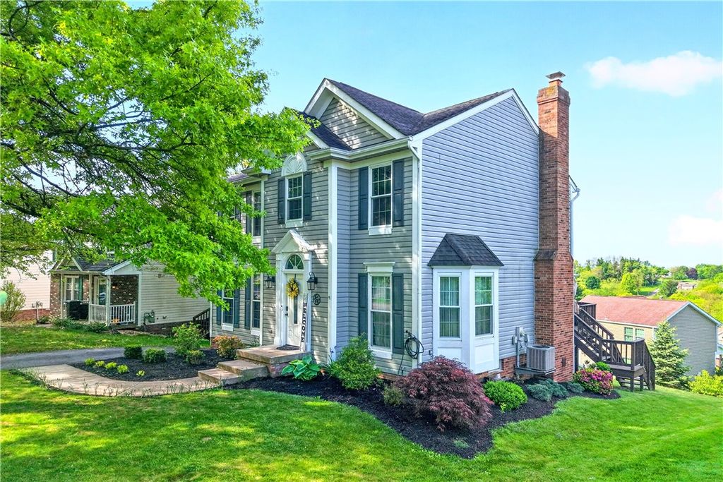 817 Lexington Dr, Hopewell Twp, PA 15001