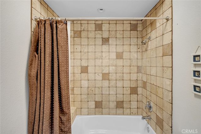 7026 Cataba Road, Oak Hills, CA 92344