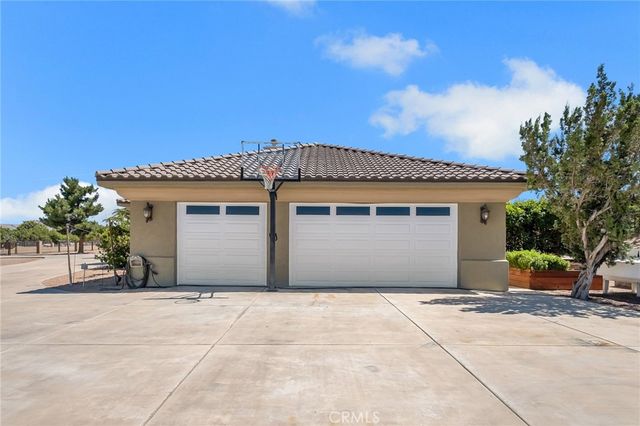 7026 Cataba Road, Oak Hills, CA 92344